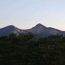 部屋の窓から