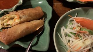 地元の人で賑わう