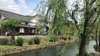 不思議な町並み