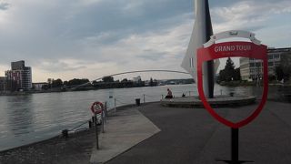 三国国境点のモニュメント