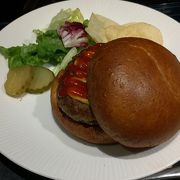 ヌードルバーのハンバーガー、美味でした