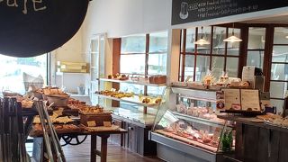 ちょっとお高めのパン