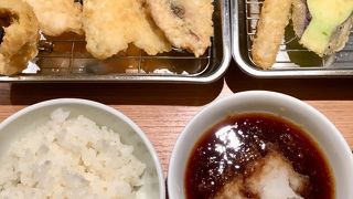 値段、味ともに満足の天ぷら定食