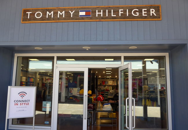 トミー ヒルフィガー（アウトレット オブ マウイ店）