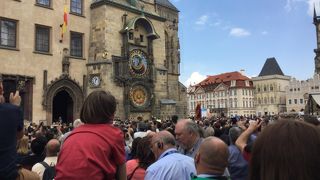 天文時計のある建物