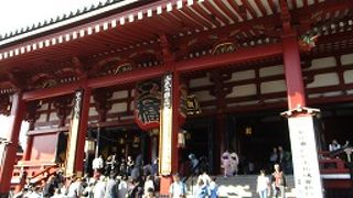 浅草に行けば必ず手を合わせる場所