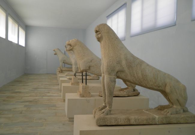 ミコノス島の近くにある世界遺産のディロス島にある遺跡から出土した品が展示されている博物館です。