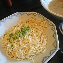 紅生姜などはなるべく替え玉の後に入れましょう