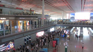 シャトルに乗ってターミナルへ