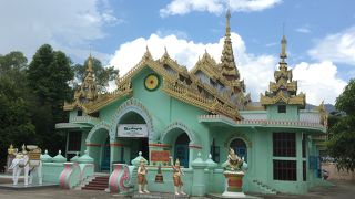 Enrobed Elephant Temple　(Tachileik)