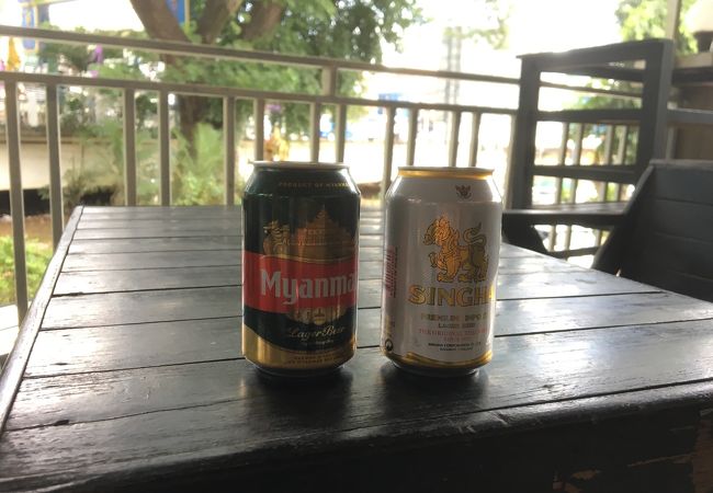 ミャンマービールとシンハビール