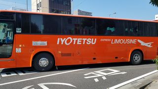 市街と空港を結ぶオレンジバス