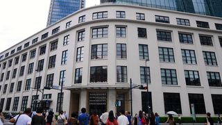 東京駅の真向かいで便利