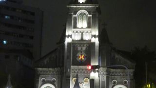 夜はライトアップされています