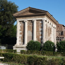 ポルトゥヌス神殿　Tempio di Portuno