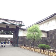 とても立派な門です