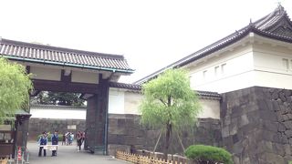 旧江戸城の正門です