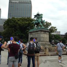 外人用ツアーでガイドが説明していました。