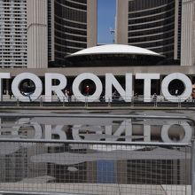 かえでマークとともに水に映るＴＯＲＯＮＴＯ