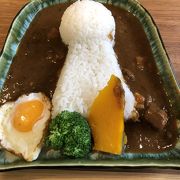 見た目のインパクトだけでなく味も満足、元祖古墳カレーの店