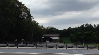 城内へ続く橋です