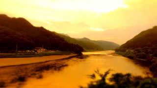 阿武隈川ライン舟下り。名調子で芋煮船など。