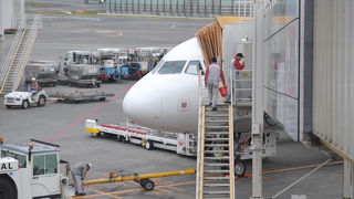 マカオ航空は第2を利用