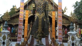 様々な仏像等がいっぱい