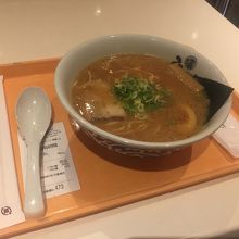 醤油白湯らーめん