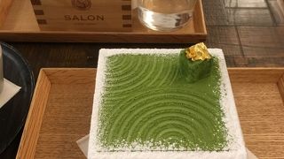 おしゃれな枯山水抹茶パフェ