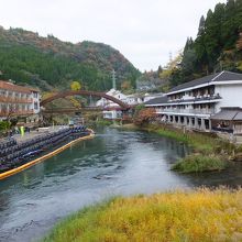 天降川に沿って
