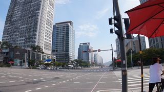 新しいキレイな街