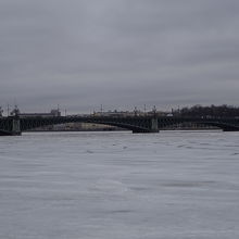 凍った川