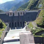 山の中にある絶景のダム