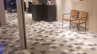 二階には軽食用のフリースペースも