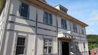 旧敦賀港駅舎を復元した鉄道資料館