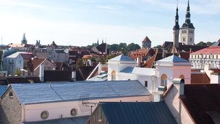 旧市街と新市街を臨めます