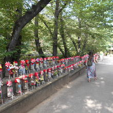 千躰子育地蔵尊