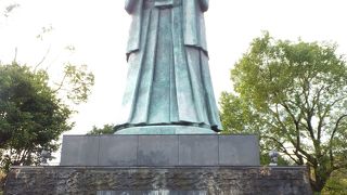 巨大な西郷さんが