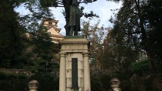 朝一番に城散策。