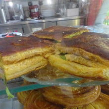 ショーケースの中のサンドイッチ