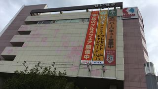 デパートもスーパーも専門店も