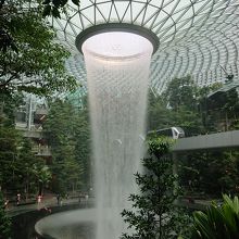 「滝」はかなりの大きさ！