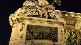 王宮前　ドナウ川に向いて