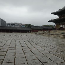 正殿の前の広場です。