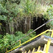 ヒロにある溶岩洞窟　カウマナケイブ