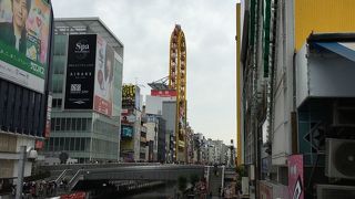 橋からのビルの景色が良い