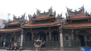 三峡老街近くの廟