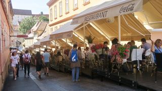 レストラン通り