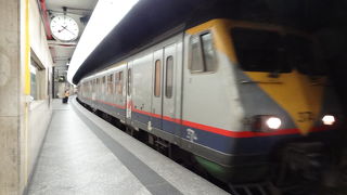 遅延、運休、ストライキ　要注意です